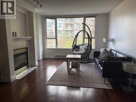 5615 Hampton Pl in Vancouver, BC - Building Photo