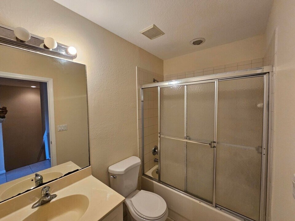 2022 Marsh Harbor Dr in West Palm Beach, FL - Building Photo
