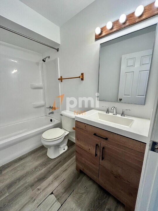 6248 Kathryn Ct in Portage, IN - Building Photo