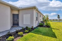 8757 St Kitts Cir in Englewood, FL - Building Photo - Building Photo