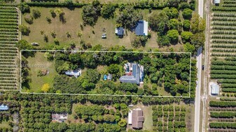 37225 SW 214th Ave in Homestead, FL - Building Photo