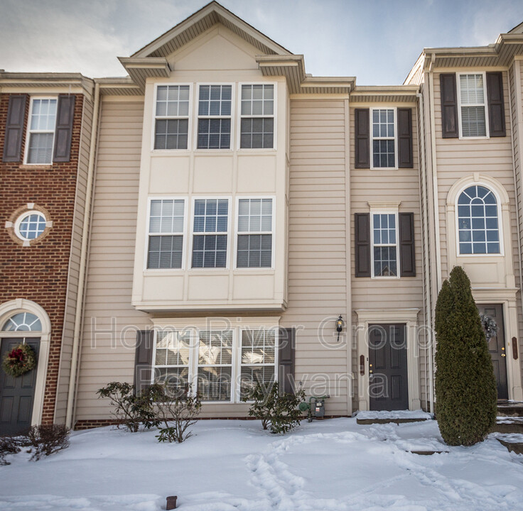 610 Garden Way in Wexford, PA - Building Photo