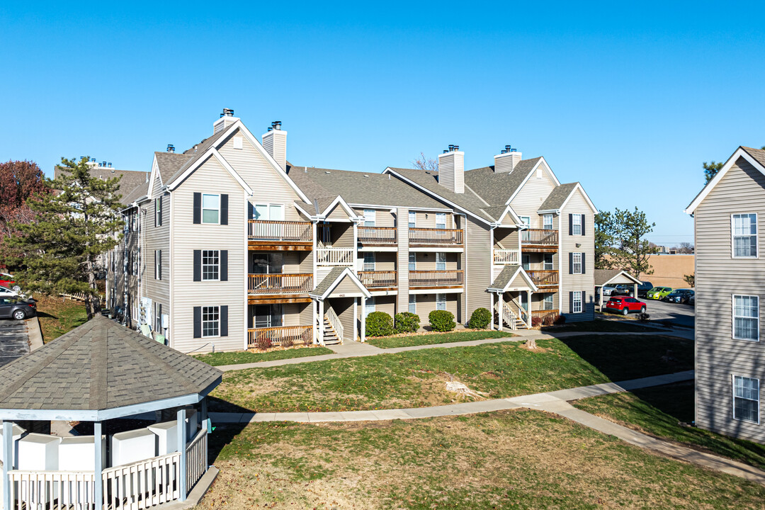 Williamsburg Square in Independence, MO - Building Photo