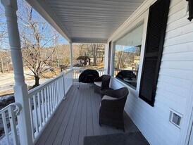 14 Lake Ave in Sunapee, NH - Building Photo