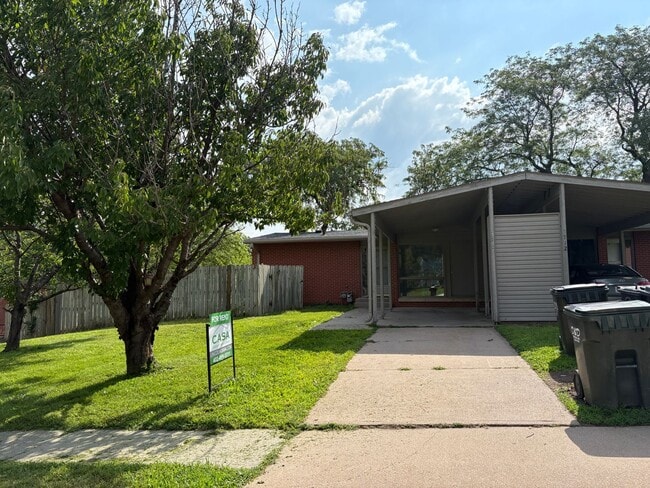 3718-3718 NW 51st St in Lincoln, NE - Building Photo - Building Photo