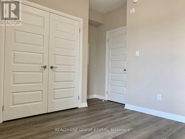 610 Farmstead Dr in Milton, ON - Building Photo - Building Photo