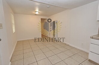 3643 E Dwight Way in Fresno, CA - Building Photo - Building Photo