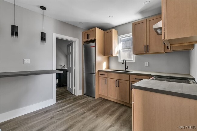 property at 2 Dewitt St