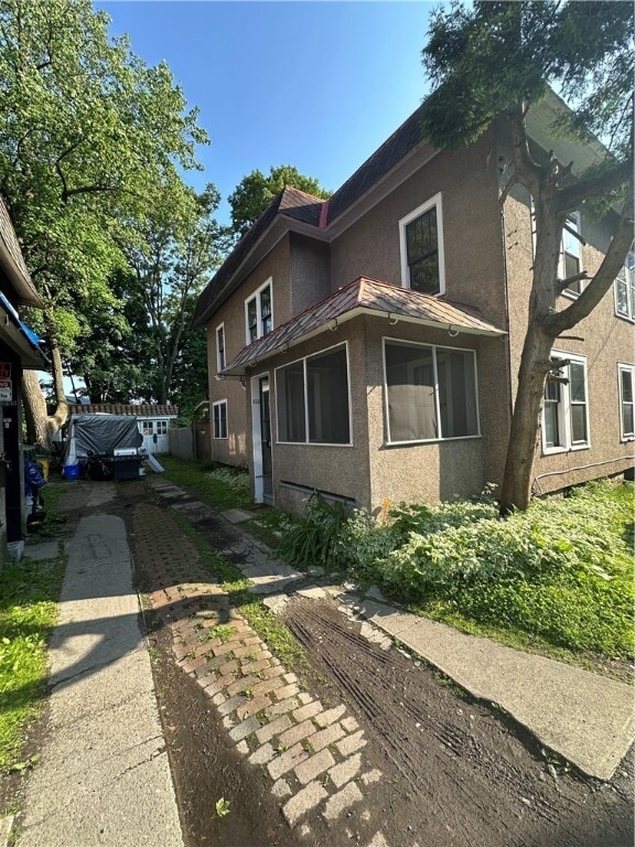 property at 211 Austin Ln