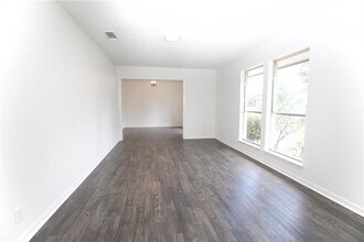 9518 Meadowheath Dr in Austin, TX - Building Photo - Building Photo