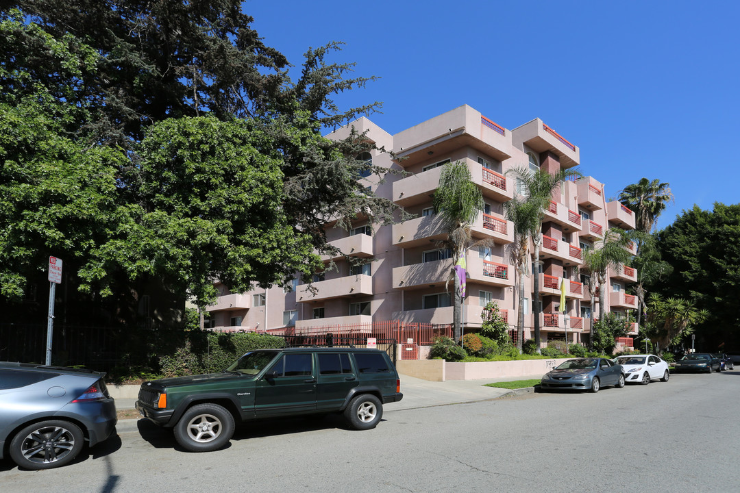 Casa El Cerrito in Los Angeles, CA - Foto de edificio