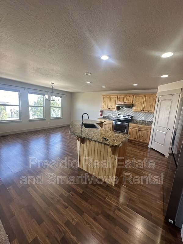 14343 S Highfield Dr in Herriman, UT - Building Photo - Building Photo