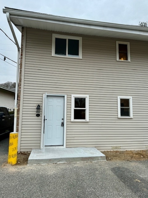 16 Bostwick Arms in New Milford, CT - Building Photo