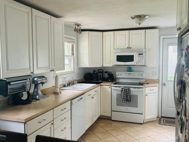 50 Plain St in Easthampton, MA - Building Photo - Building Photo