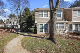 12 Duncan Way in Freehold, NJ - Building Photo - Building Photo