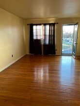 2655 Wentworth Rd, Unit 2nd Floor in Philadelphia, PA - Foto de edificio - Building Photo