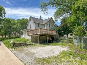 412 Ash Ave in Ames, IA - Building Photo - Building Photo