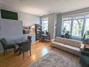 2426 W Erie St in Chicago, IL - Building Photo - Building Photo