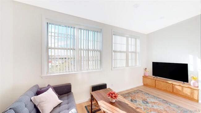 24-12 86th St, Unit 2 in Queens, NY - Building Photo - Building Photo