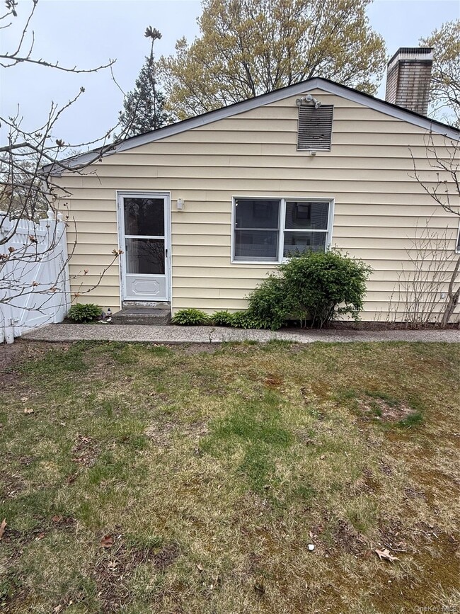 property at 5 Whitney Ln