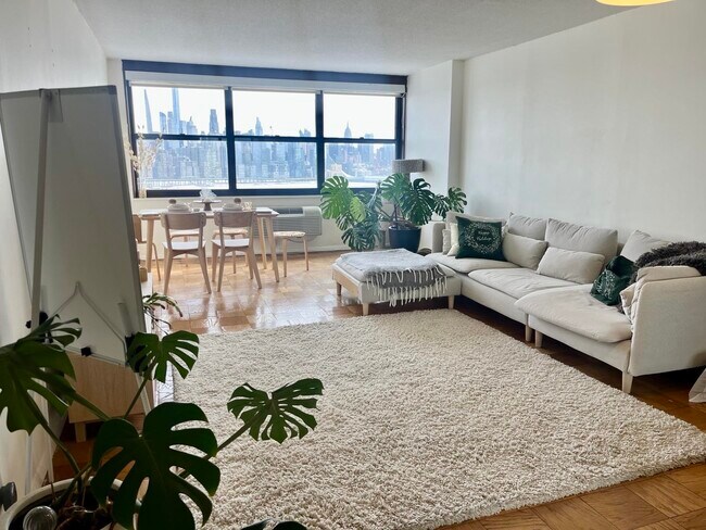 7002 John F. Kennedy Blvd in Guttenberg, NJ - Building Photo - Building Photo