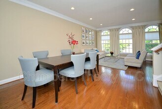 8037 Reserve Way in Vienna, VA - Building Photo - Building Photo