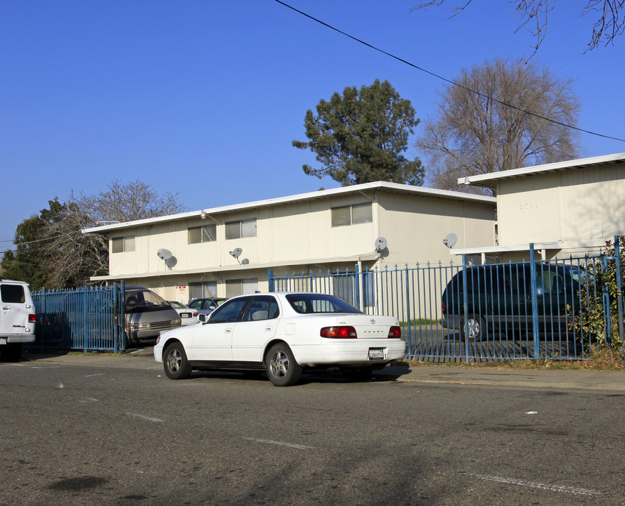 3711 42nd Ave in Sacramento, CA - Building Photo