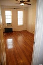 484 Plandome Rd-Unit -2nd Fl in Manhasset, NY - Building Photo - Building Photo