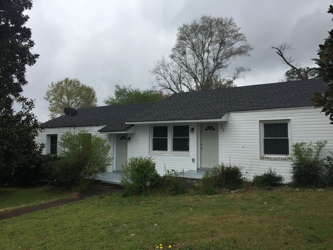 property at 306 S Elm St