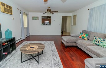 2 Pulaski Pl in Hackensack, NJ - Building Photo - Building Photo