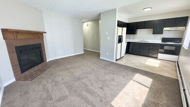 3950 Stonedike Dr in Colorado Springs, CO - Foto de edificio - Building Photo