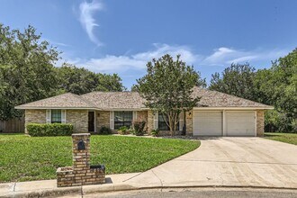 15707 Eagle Cliff St in San Antonio, TX - Building Photo - Building Photo
