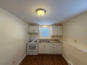 12 Renarl Ave in Pembroke, NH - Building Photo - Building Photo