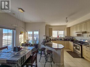 2 Abercove Cl in Brampton, ON - Building Photo - Building Photo