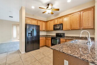 5100 N River Fringe Dr in Tucson, AZ - Building Photo - Building Photo