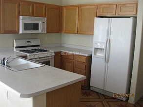 641 Bent Grass Ave in North Las Vegas, NV - Foto de edificio - Building Photo
