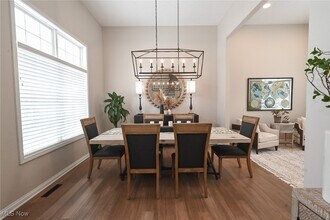 1305 Fieldstone Ct in Broadview Heights, OH - Building Photo - Building Photo