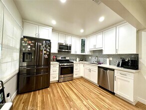 9037 Rathburn Ave in Los Angeles, CA - Building Photo - Building Photo