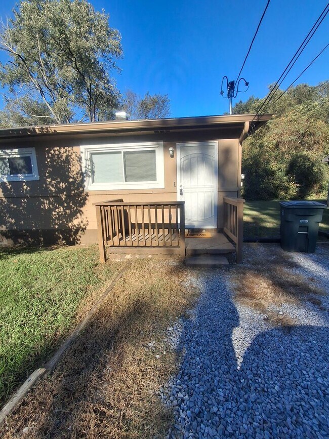 5291-5293 Usher Dr in Chattanooga, TN - Building Photo - Building Photo