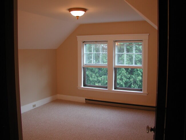 396 May St, Unit 3rd floor in Worcester, MA - Building Photo - Building Photo