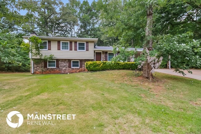 218 Lucan Way