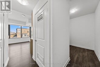 120 Eagle Rock Way in Vaughan, ON - Building Photo - Building Photo