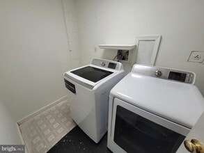 8636 Sanderling Dr in Manassas, VA - Building Photo - Building Photo