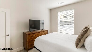 556 Martin Rd SW, Unit 2118 in Huntsville, AL - Building Photo - Building Photo