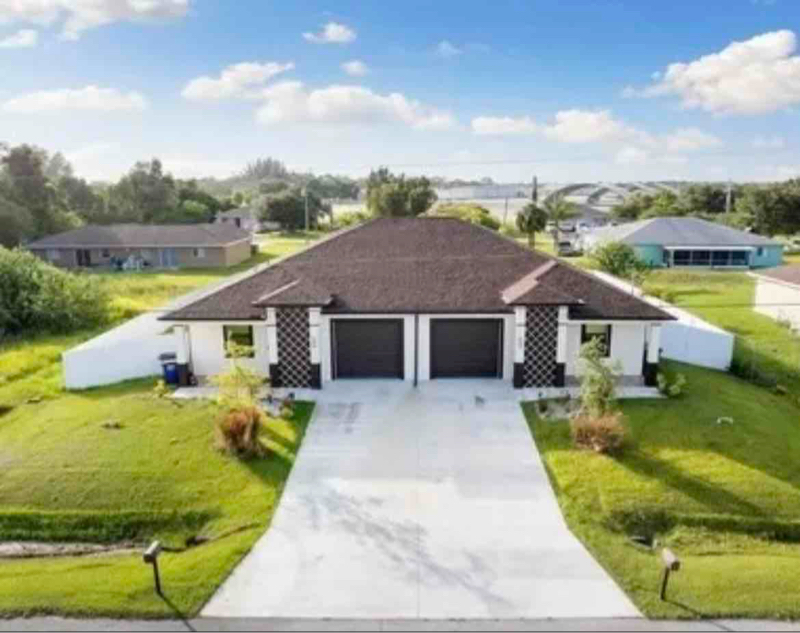 2441 Daniel Ave N in Lehigh Acres, FL - Building Photo