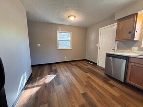 493 Barnett Rd in Columbus, OH - Building Photo - Building Photo