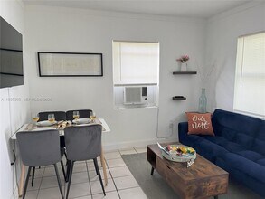 1040 SW 28th St in Fort Lauderdale, FL - Building Photo - Building Photo