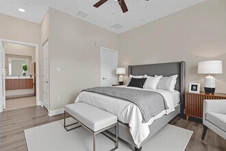 8151 NW 104th Ave in Doral, FL - Building Photo - Building Photo