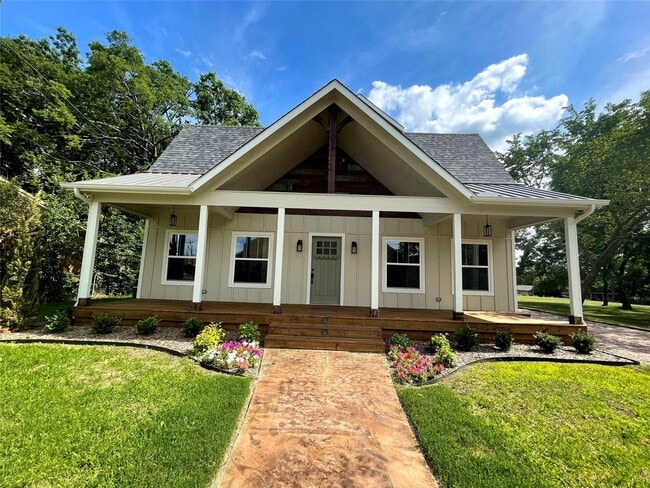 property at 104 Charter St