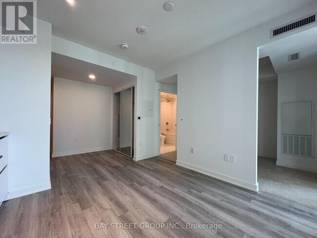 230-2230 Simcoe St in Toronto, ON - Building Photo - Building Photo